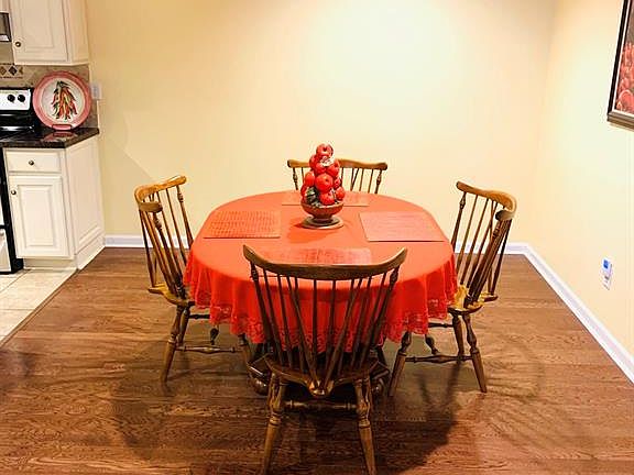 5th image of 1630 Meadow Oak Ct