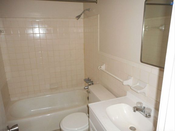 5th image of 1030 Novarese St APT 2