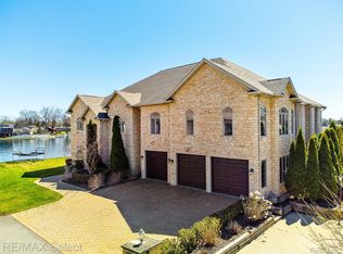 13229 Enid Blvd, Fenton, MI 48430