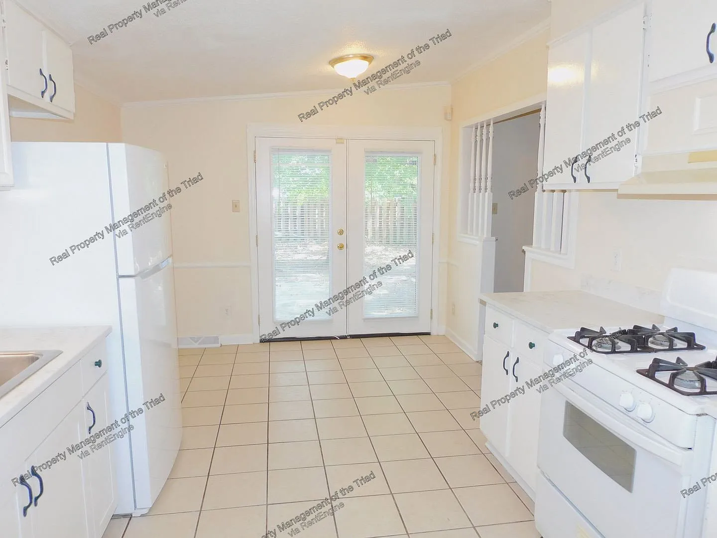 3 bed, 2.0 bath, 1248 sqft, $1,595 — Photo 2