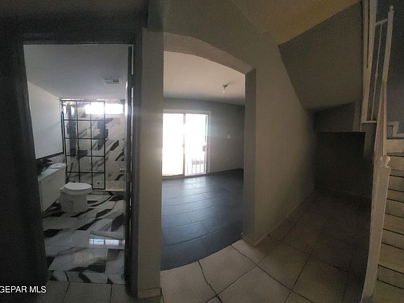5th image of 11045 Breeze Ct