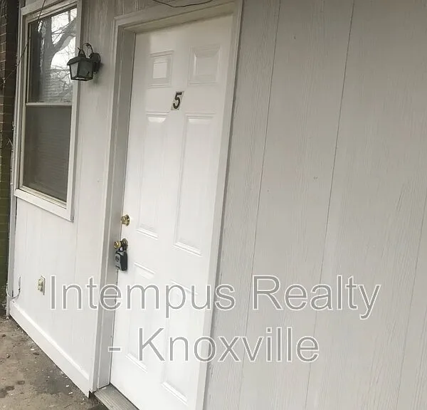 5611 Lon Roberts Dr #5 — Photo 2
