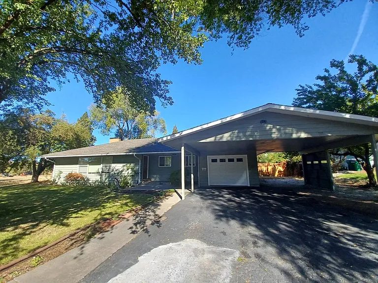 1833 Lawrence St — Photo 11