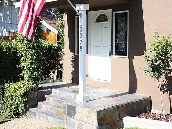 5th image of 10228 Russett Ave