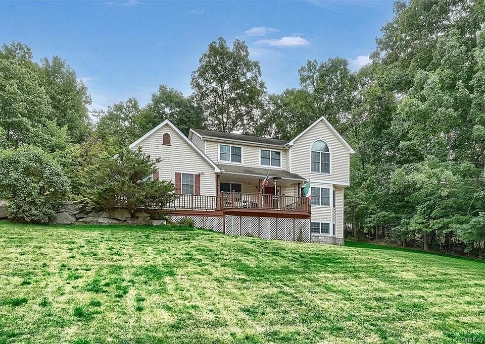 24 Woodland Court, Wappingers Falls, NY 12590 | Zillow