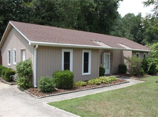 4652 Pennoak Rd, Greensboro, NC 27407