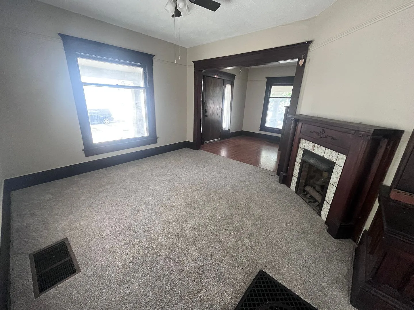 4 Bedroom / 2 Bath Large Home — Photo 4