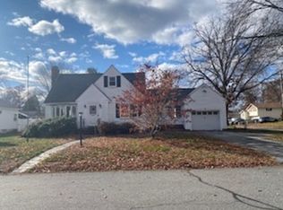 95 Fairfield St, Lowell, MA 01851
