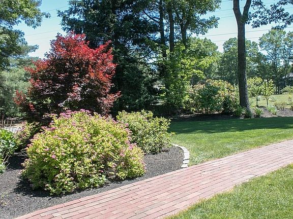 5th image of 20 Headwaters Ln