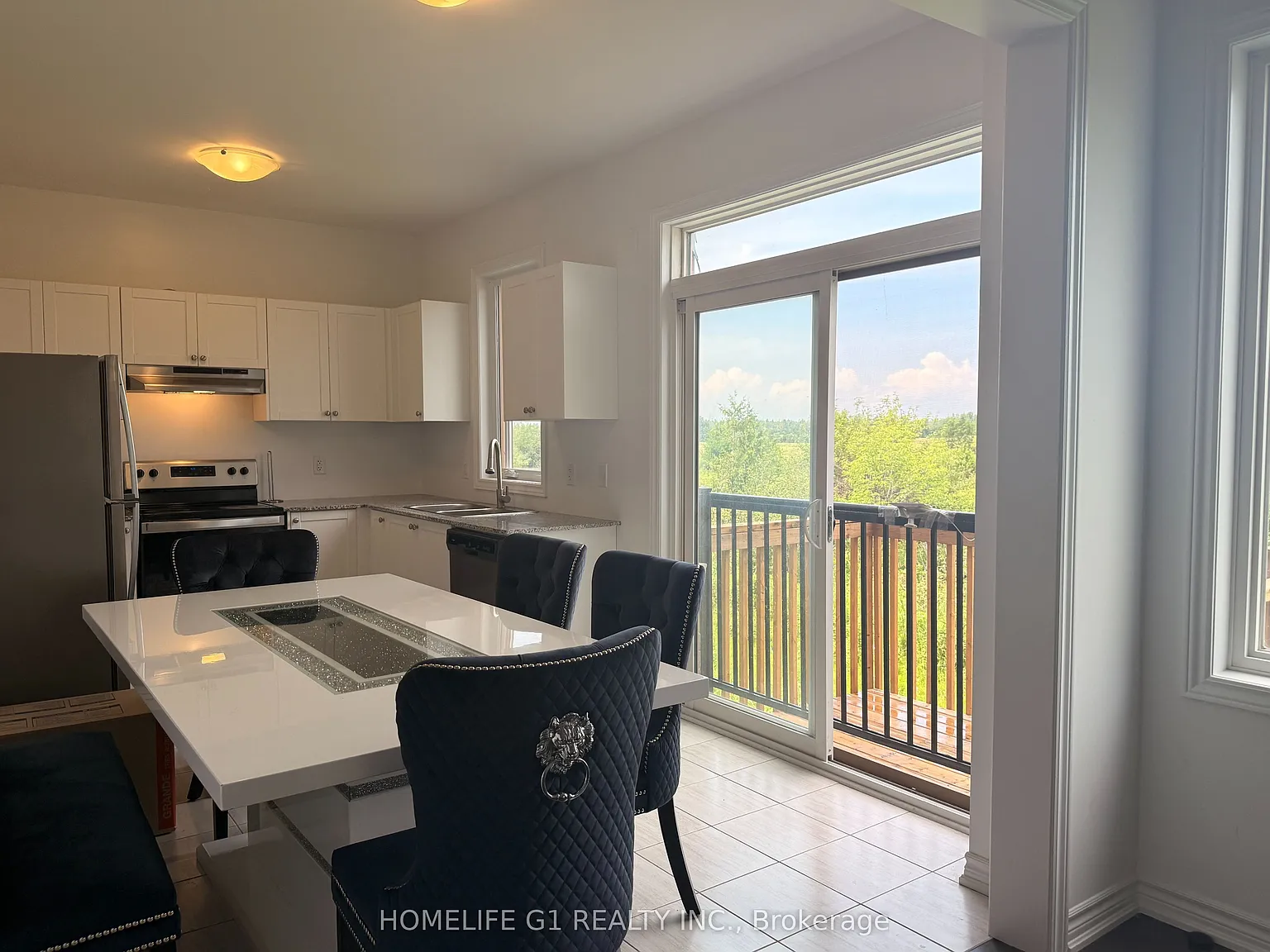3 bed, $2,400 — Photo 3