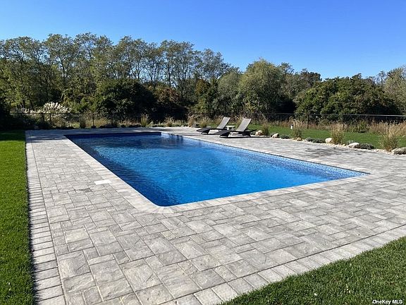 3rd image of 3663 Rocky Point Rd