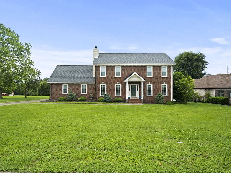 1st image of 135 Stonehouse Dr