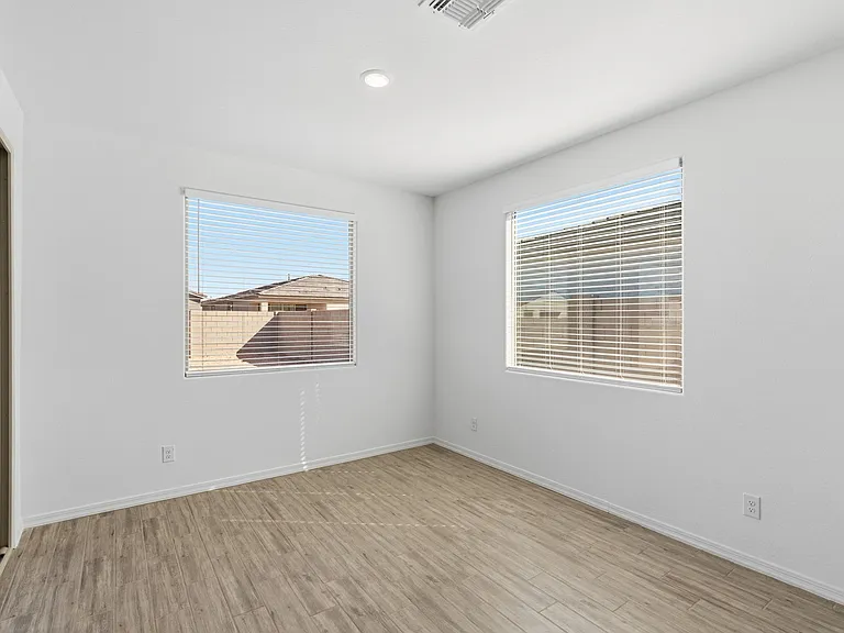 5528 W McNeil St — Photo 11