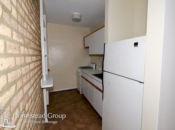 2nd image of 1230 W Carmen Ave #Two