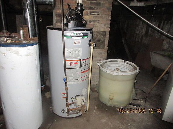 4th image of 84 Somerset Ave