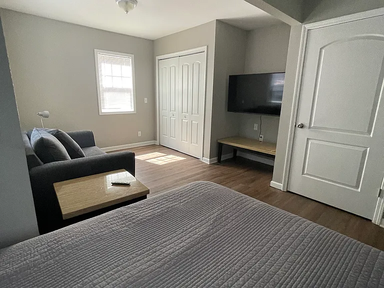 403 Alden Dr — Photo 10