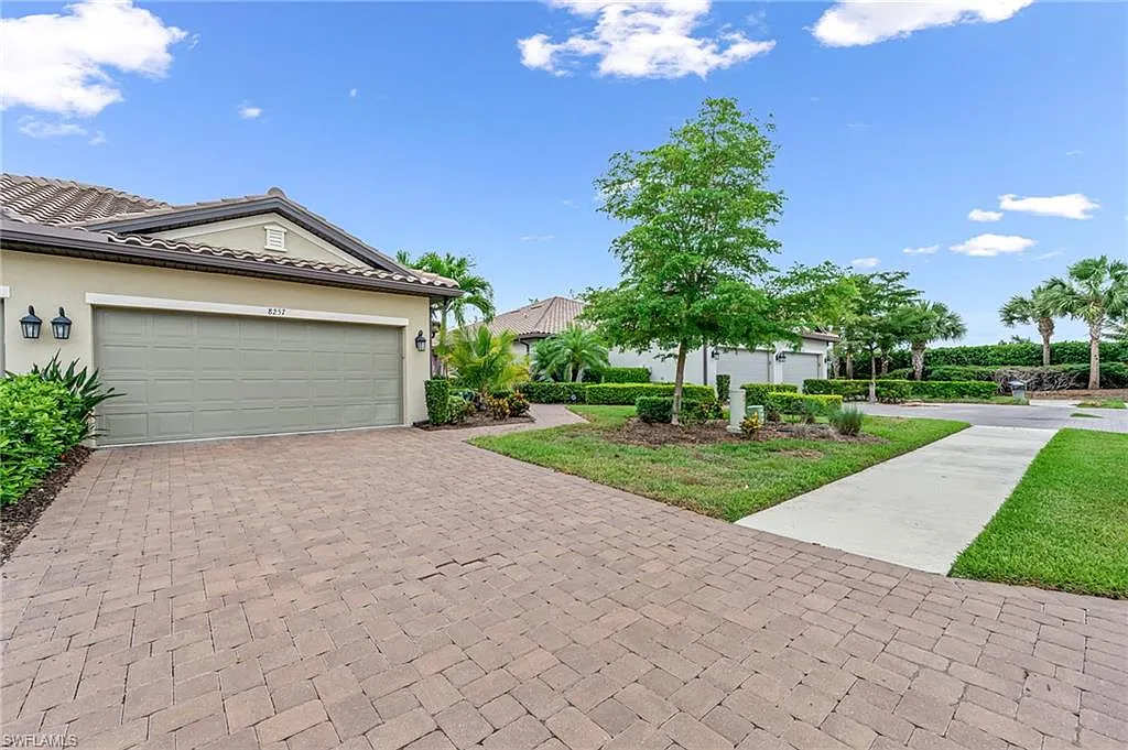 2 bed, 2.0 bath, 1552 sqft, $2,600 — Photo 1