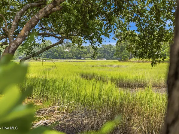 813 Gull Point Road, Wilmington, NC 28405