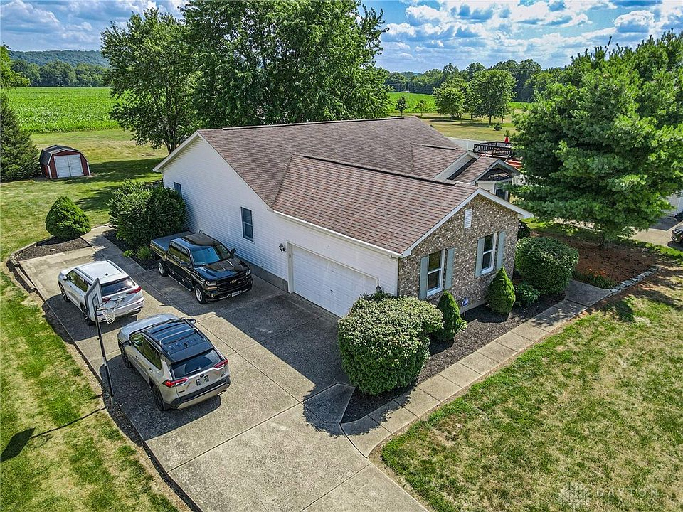 1st image of 428 Golfview Dr