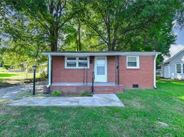 530 N Fisher St, Burlington, NC 27217