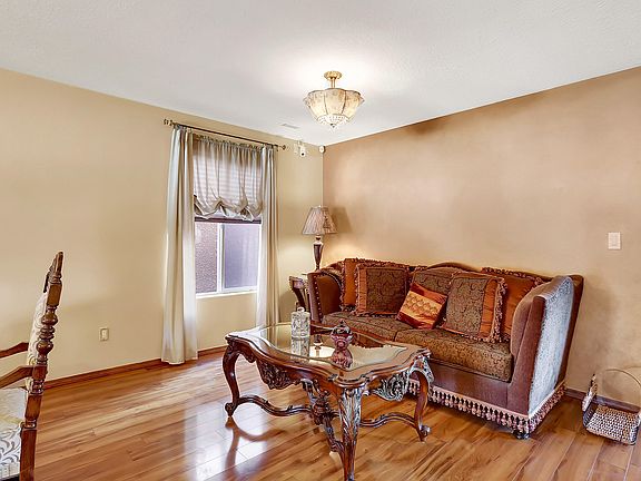 4th image of 6405 Avenida Seville NW