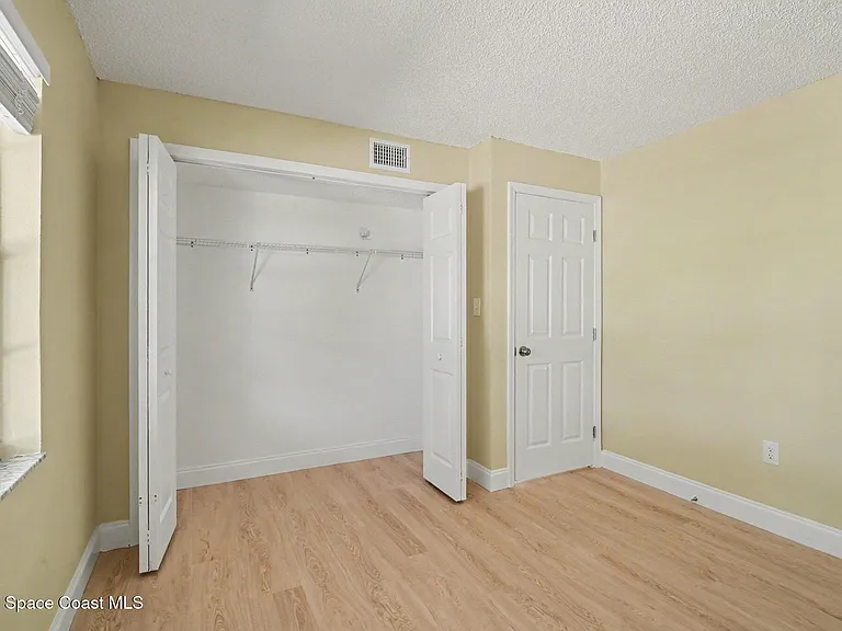 2294 Fox Hollow Dr — Photo 14