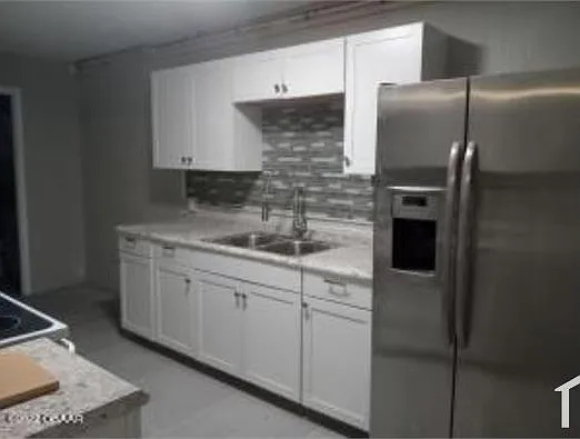 536 Park Dr — Photo 1