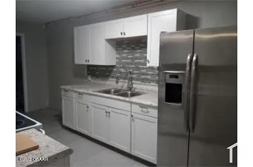 536 Park Dr Photo 1