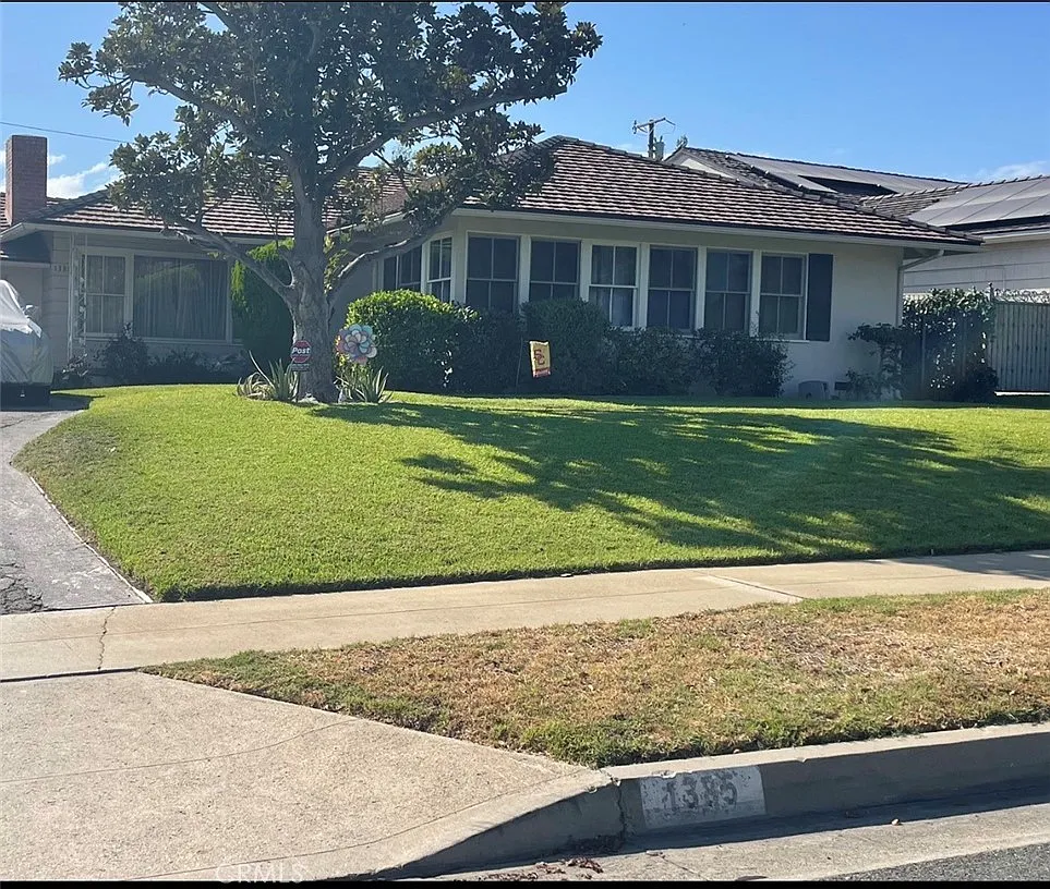 4 bed, 2546 sqft, $6,900 — Photo 2