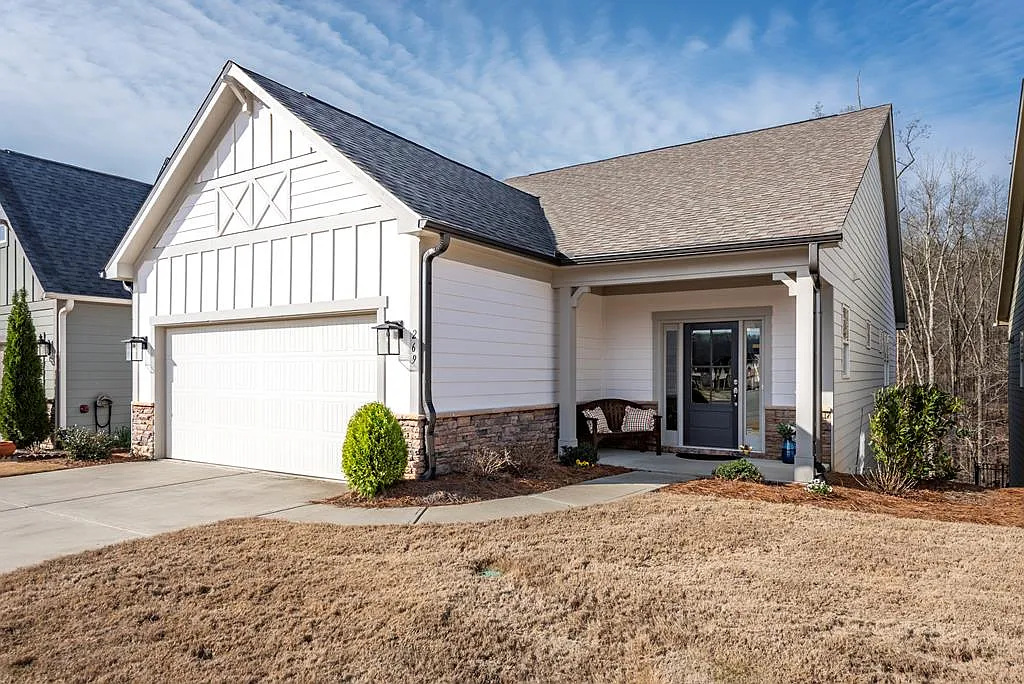 269 Grand Cir photo 1