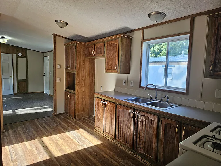 2096 N State Rd #48 — Photo 4