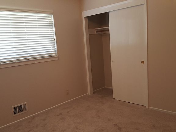 5th image of 945 College Dr