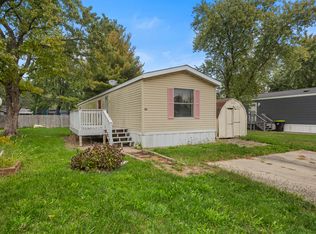 29 Pulaski St, Mahomet, IL 61853