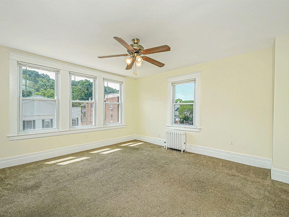 2nd image of 173 Main St #3C