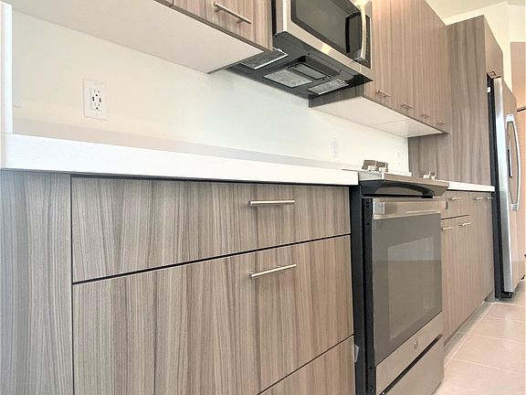 4th image of 8201 NW 41st St #105