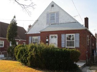 13 Irving St S, Valley Stream, NY 11580