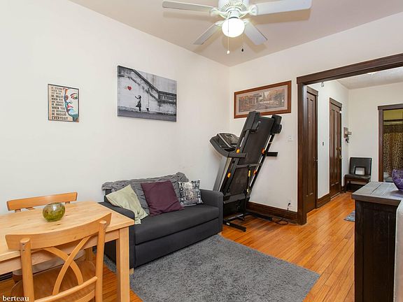 2nd image of 1528 W Berteau Ave #123
