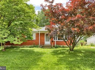 38 Kensington Dr, Camp Hill, PA 17011