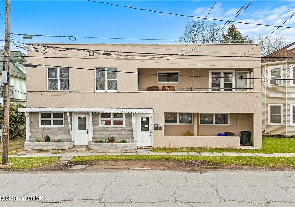 1st image of 622 E Market St