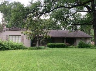 4 E Peach Tree Ln, Wichita, KS 67207
