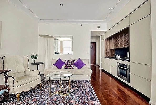 2nd image of 55 Wall St #308