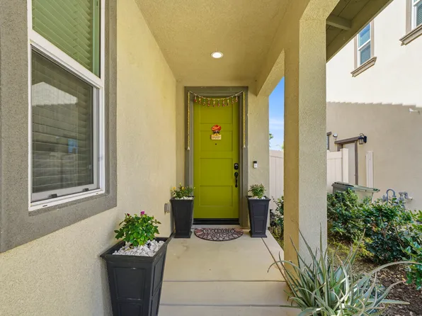 1176 Woodbury Pl, Mentone, CA 92359