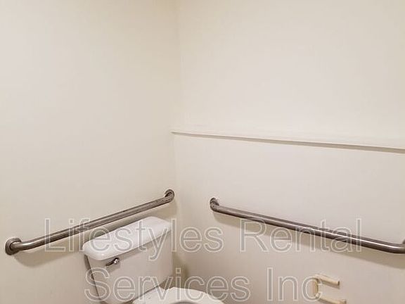 5th image of 2667 Dunn Ave Suite 5
