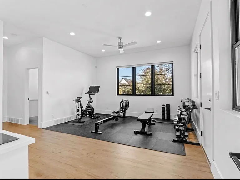 2883 W Parkside Dr — Photo 4