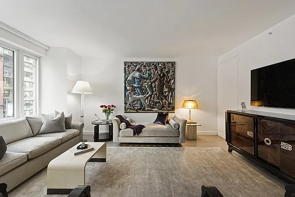 Sold by Nest Seekers International | media 14