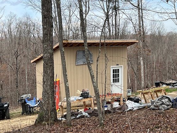 3rd image of 1023 Flat Rock Rd