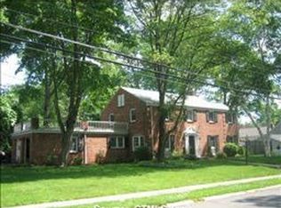 114 Bainbridge Rd, West Hartford, CT 06119