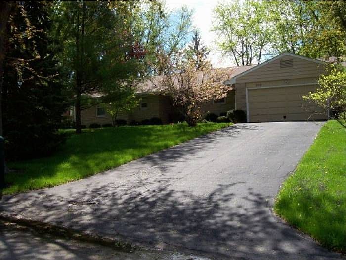2nd image of 2715 Reeveston Rd
