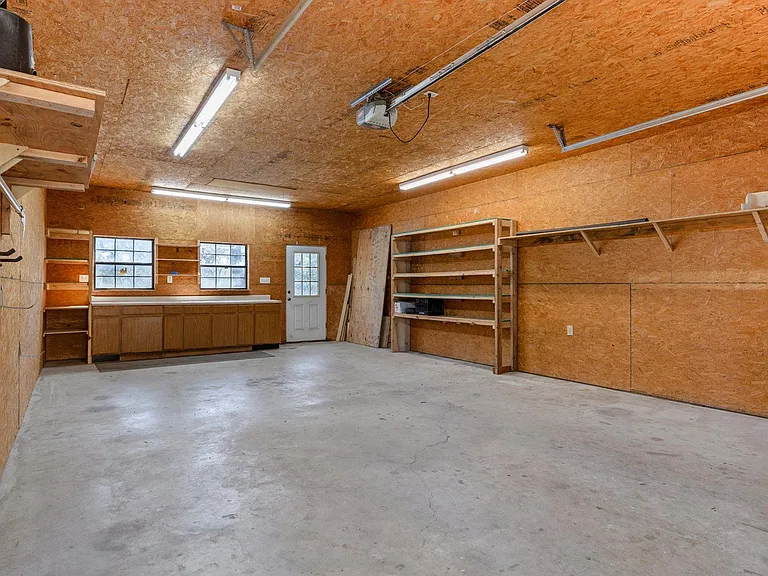 10808 Dedeke Dr — Photo 33