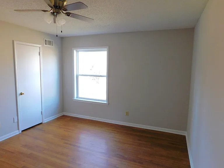 8550 Darlington Cv — Photo 15
